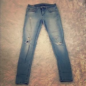 Calvin Klein ripped jeans💫